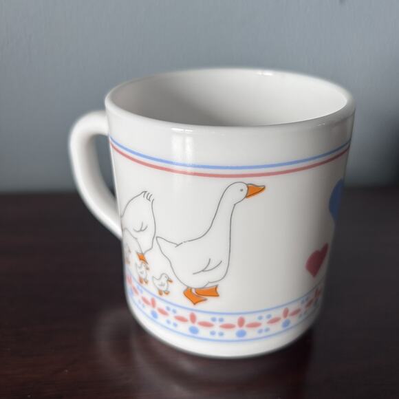 Vintage Milk Glass Country Goose Duck Coffee Mug Cup Arcopal France farmhouse - Picture 3 of 6
